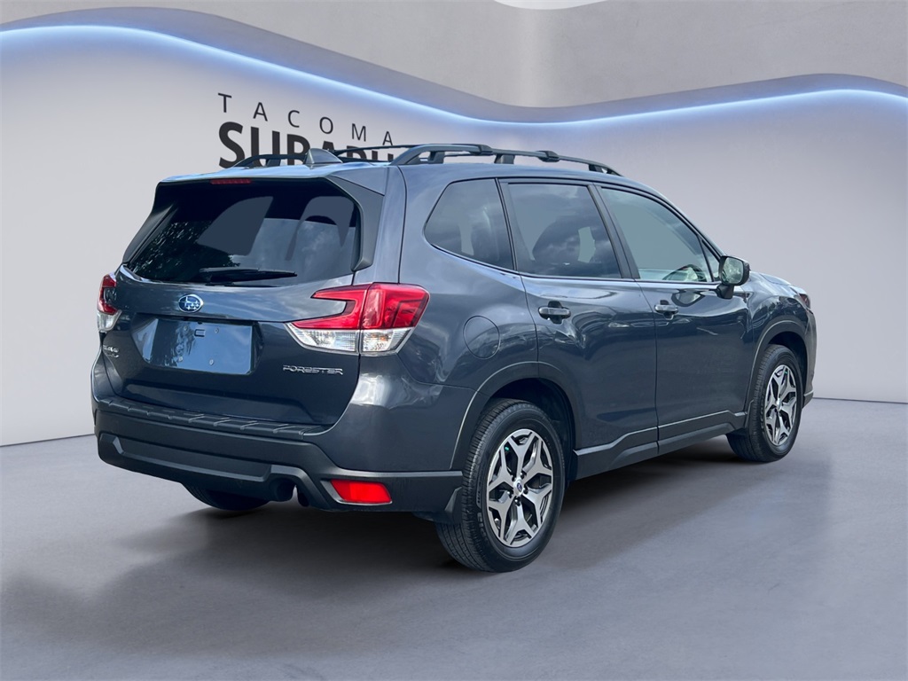2023 Subaru Forester Premium photo 5