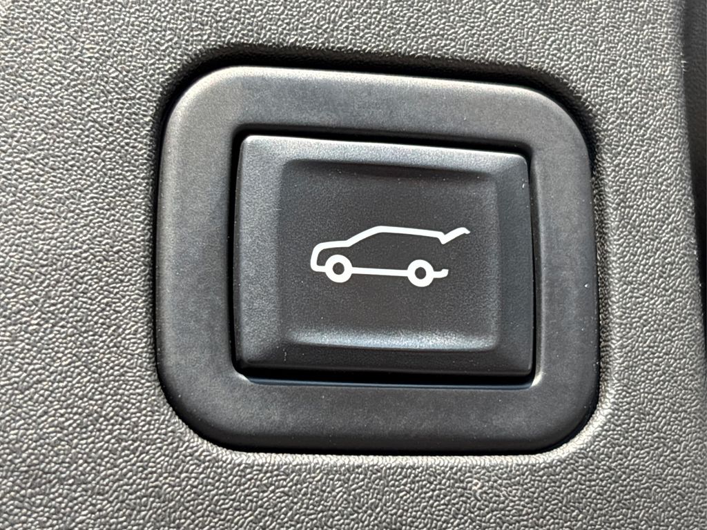 2022 Buick Envision Essence photo 14