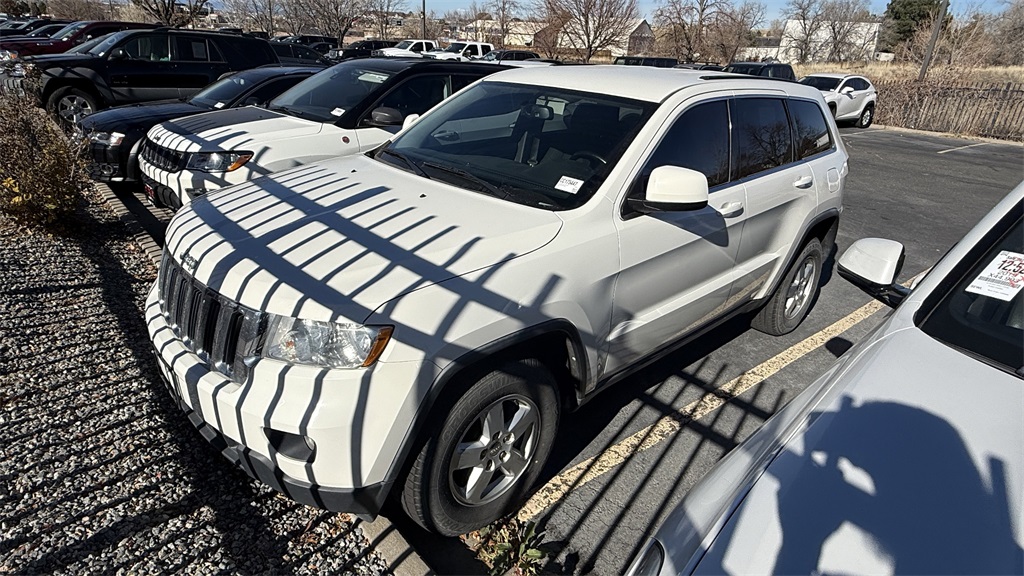 2012 Jeep Grand Cherokee Laredo photo 2