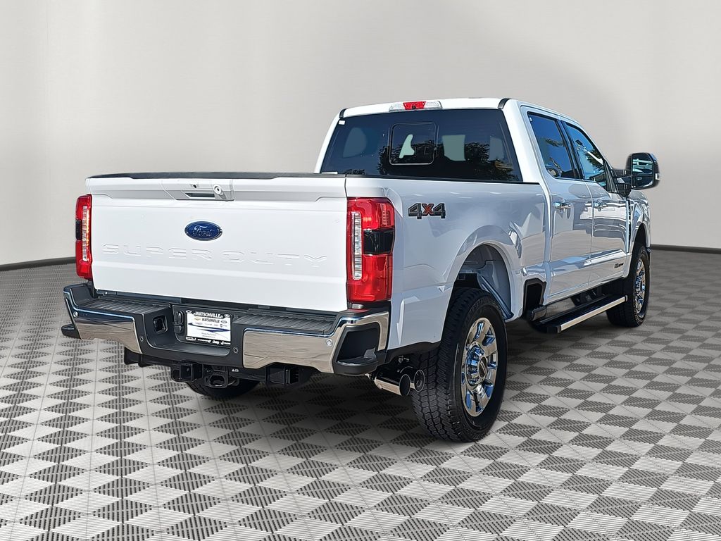 2026 Ford F-250 Lariat photo 3