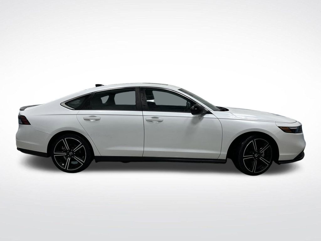 2023 Honda Accord Hybrid Sport photo 2