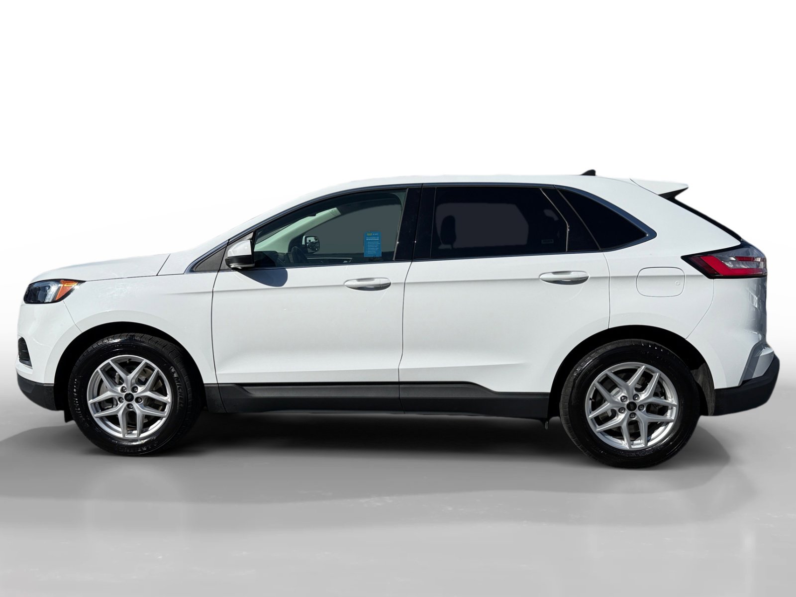 2024 Ford Edge SEL photo 2