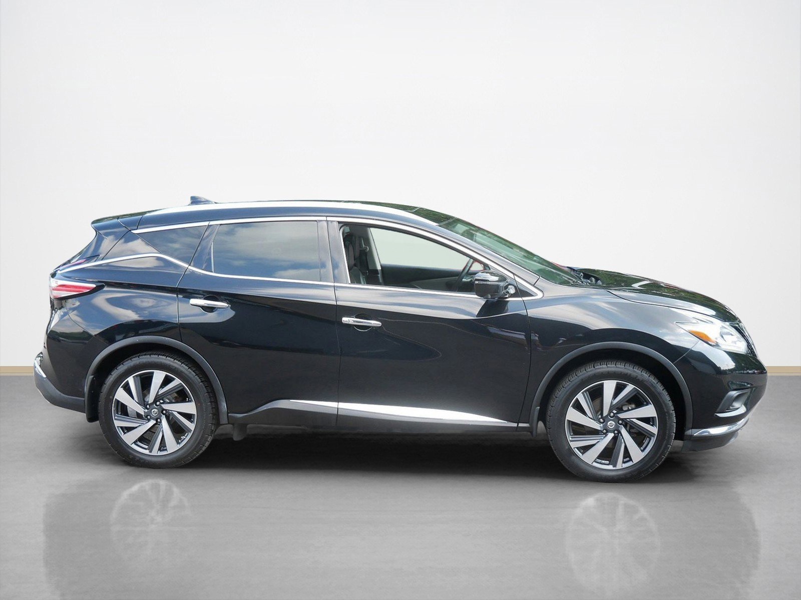 Used 2018 Nissan Murano Platinum with VIN 5N1AZ2MH2JN198263 for sale in Maplewood, Minnesota