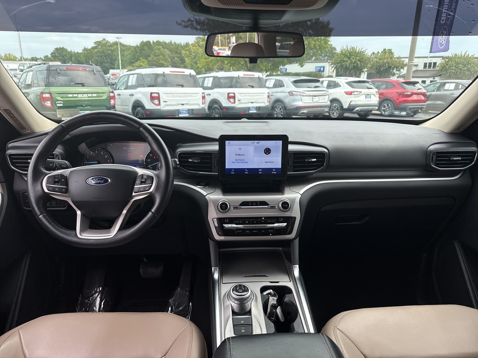 2021 Ford Explorer XLT photo 3