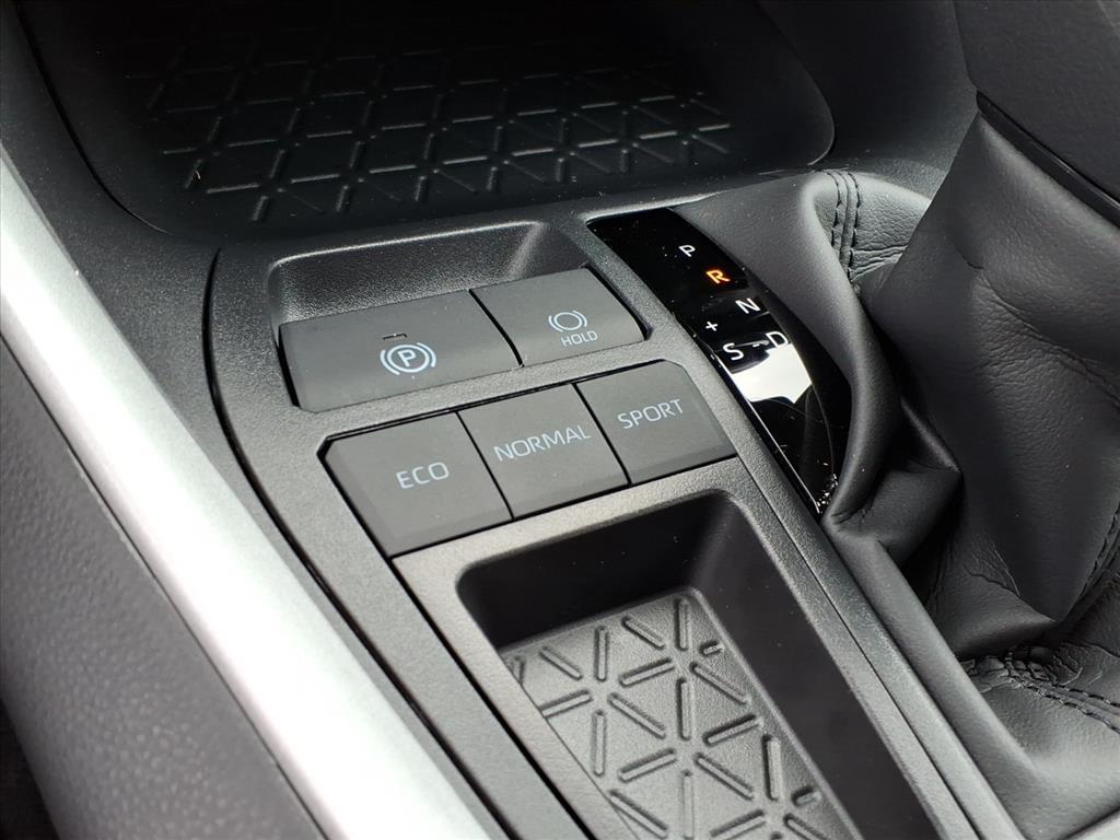 2025 Toyota RAV4 LE photo 16