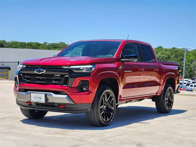 2025 Chevrolet Colorado Z71 photo 2