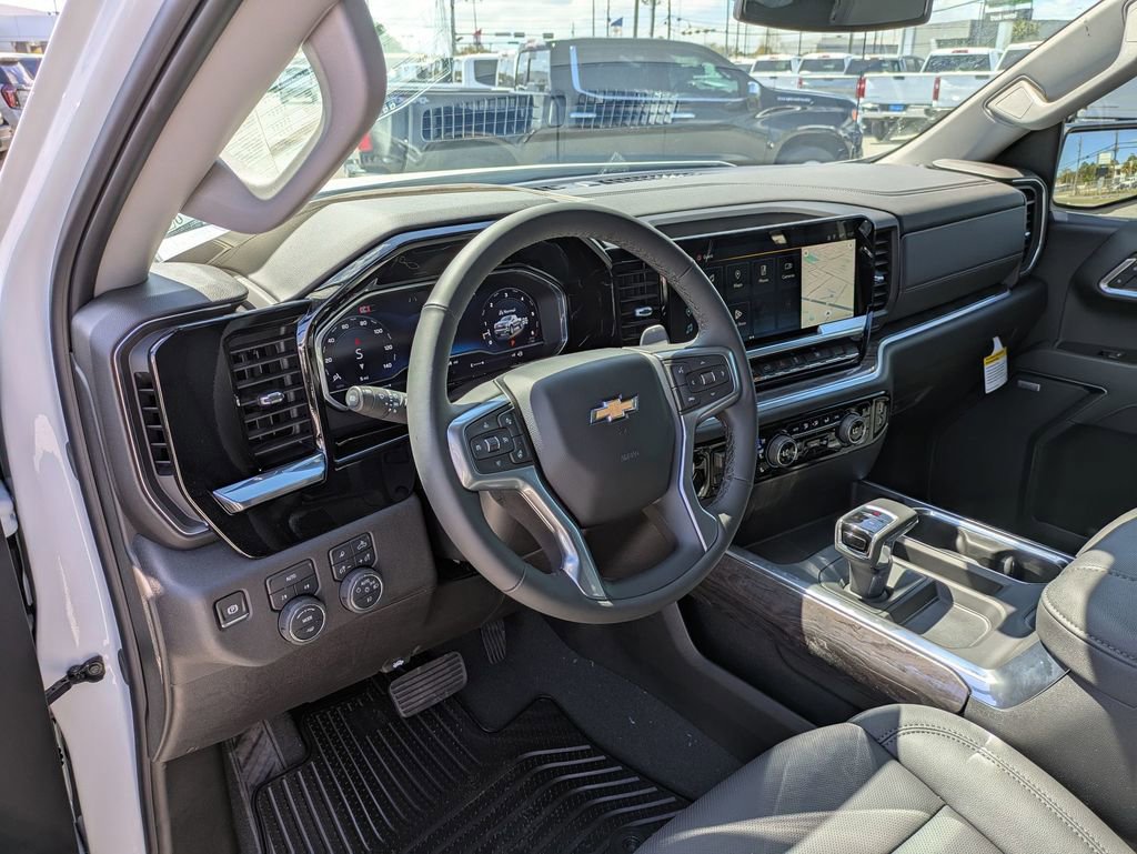 2025 Chevrolet Silverado 1500 LTZ photo 11