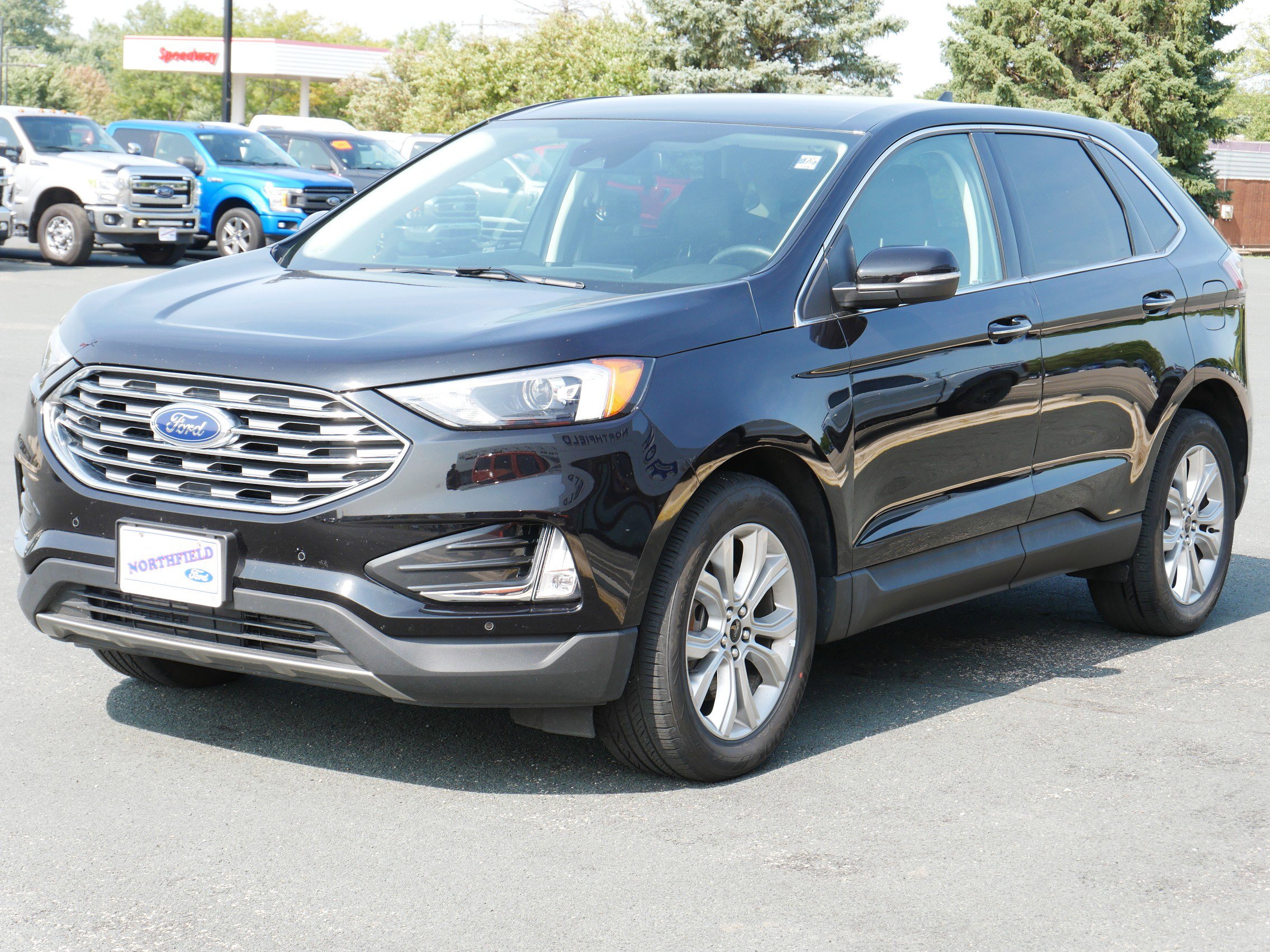 2024 Ford Edge Titanium photo 4