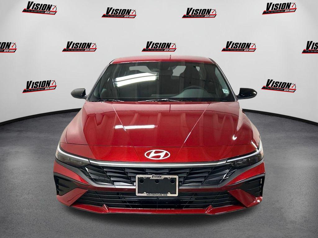 2025 Hyundai Elantra SEL Sport photo 2