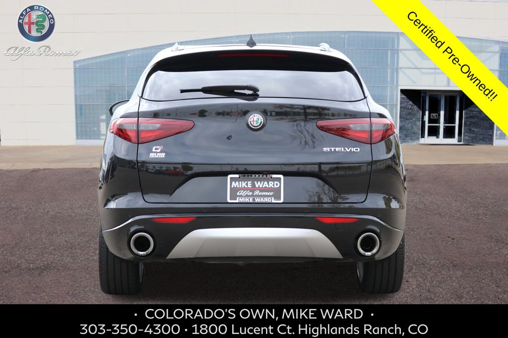 2023 Alfa Romeo Stelvio Ti photo 4