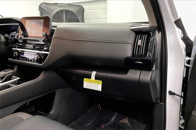 2025 Nissan Pathfinder SV photo 32