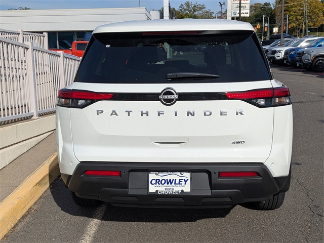 2025 Nissan Pathfinder S photo 4