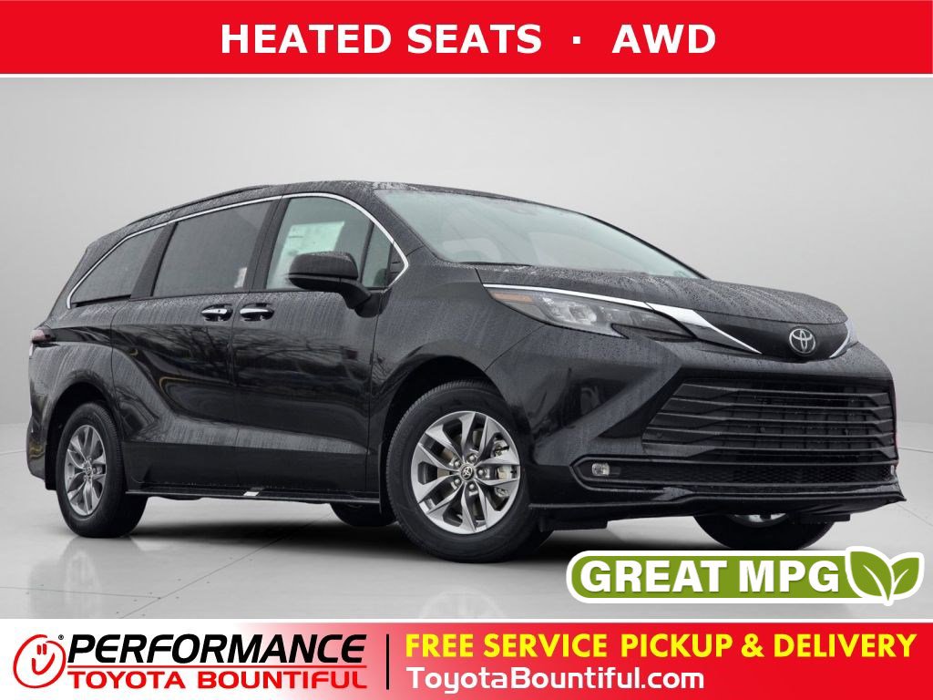 2026 Toyota Sienna XLE's photo