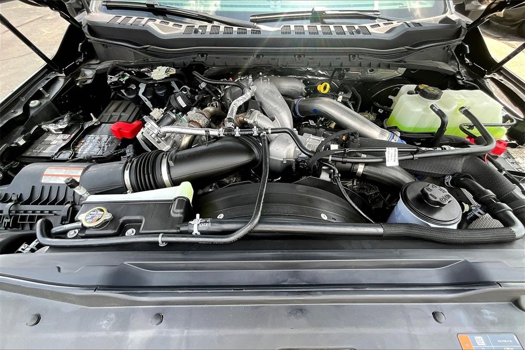 2025 Ford F-350 photo 2