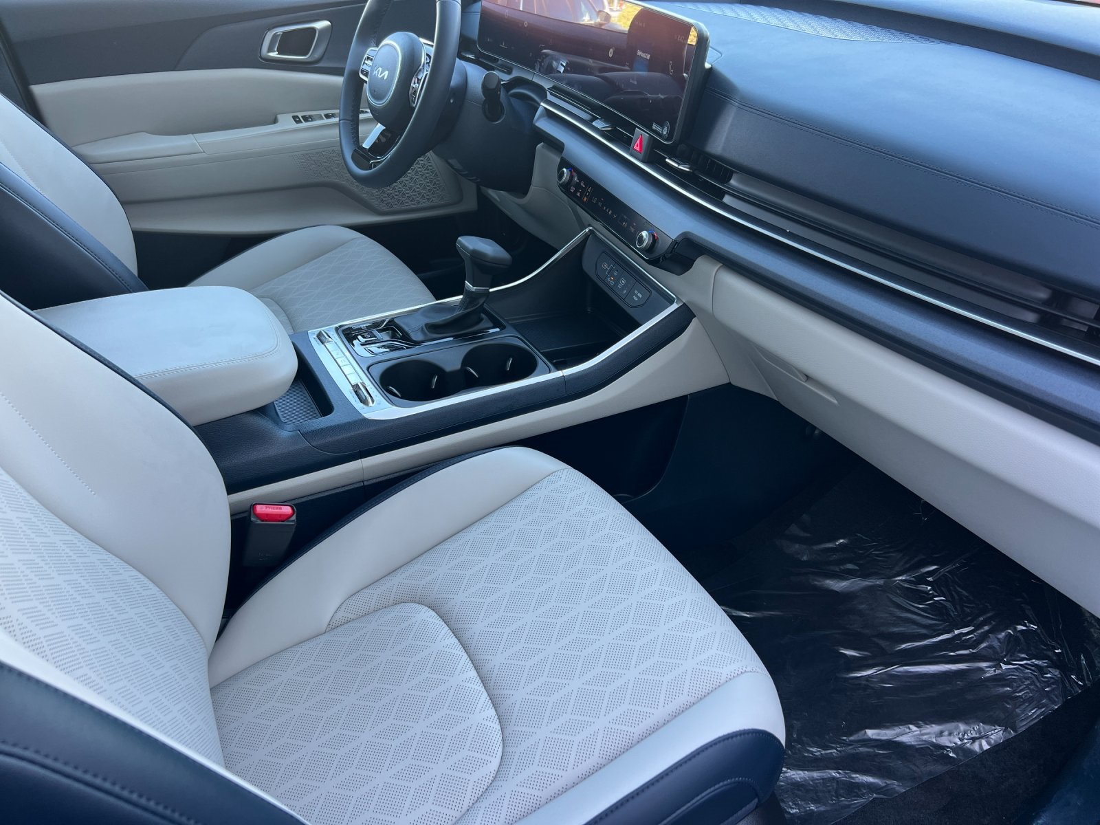 2026 Kia Carnival SX photo 16