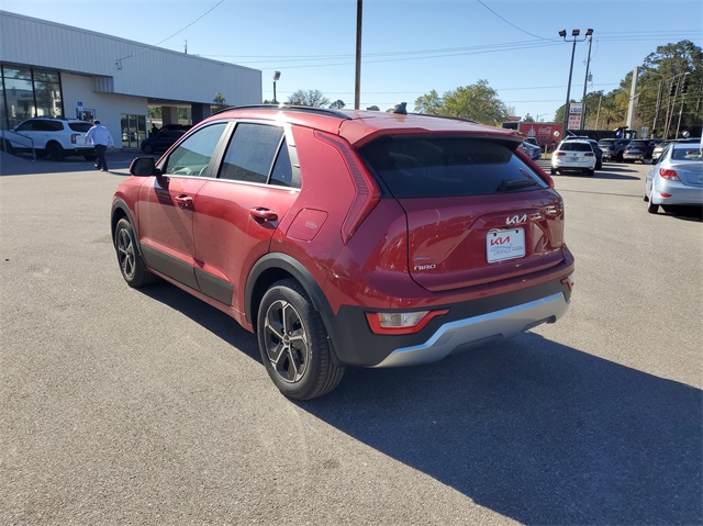 2025 Kia Niro LX photo 2