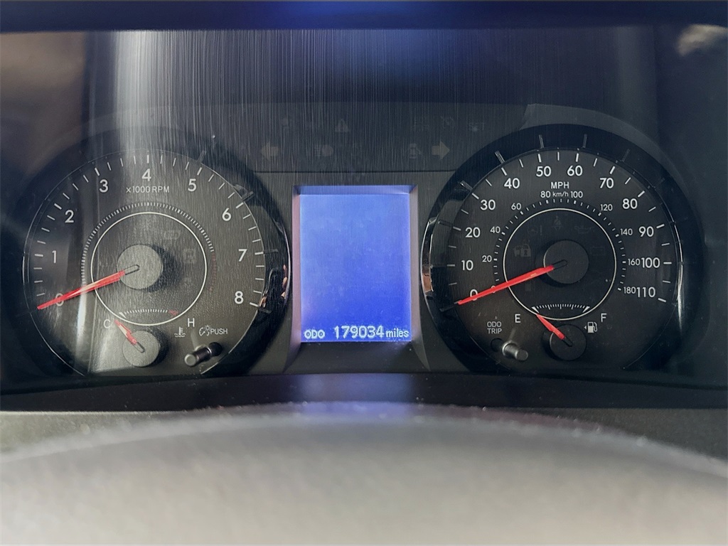 2017 Toyota Sienna LE photo 24