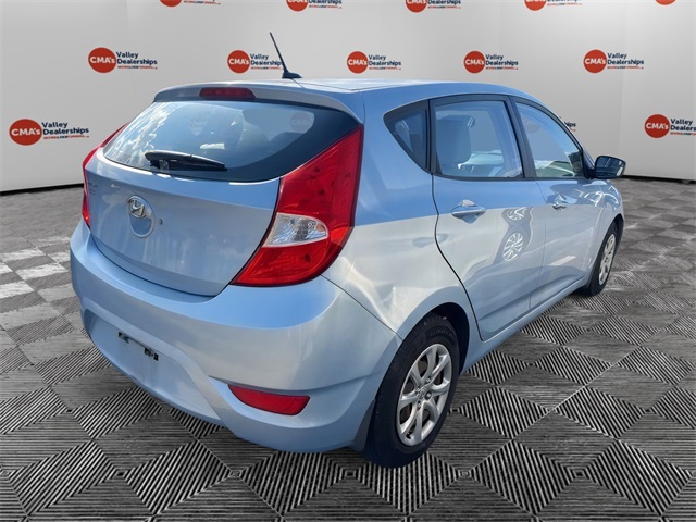 2012 Hyundai Accent GS photo 4