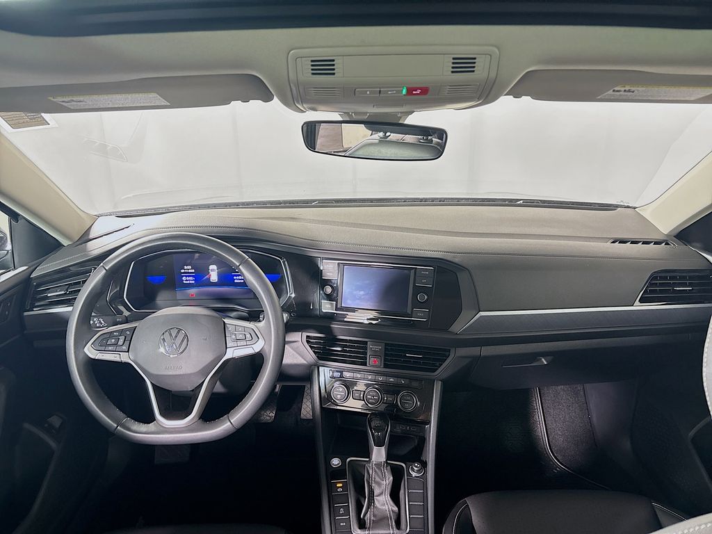 2024 Volkswagen Jetta SE photo 12