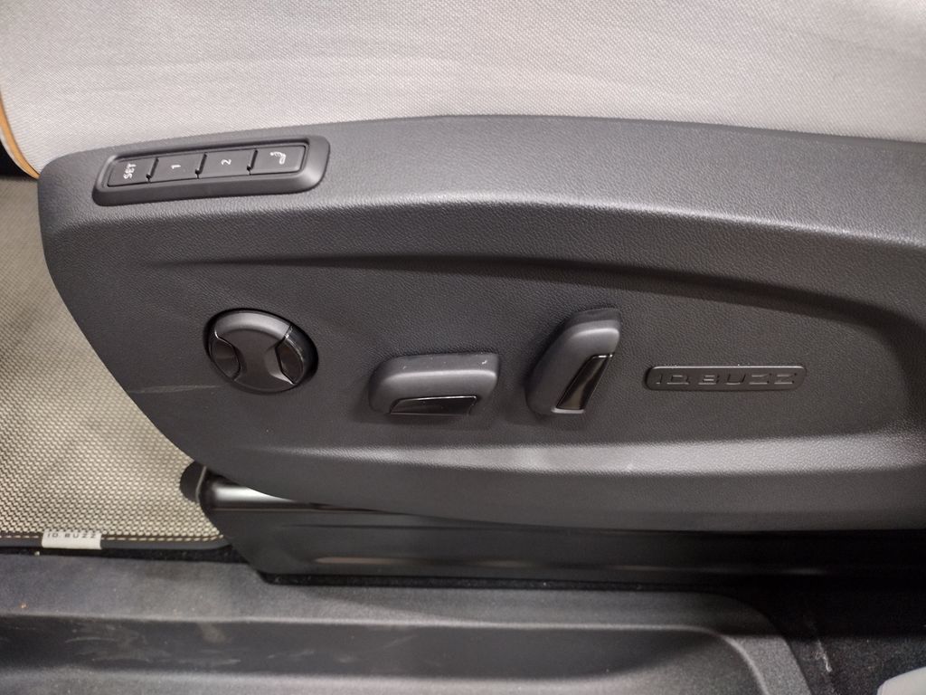 2025 Volkswagen ID. Buzz photo 21
