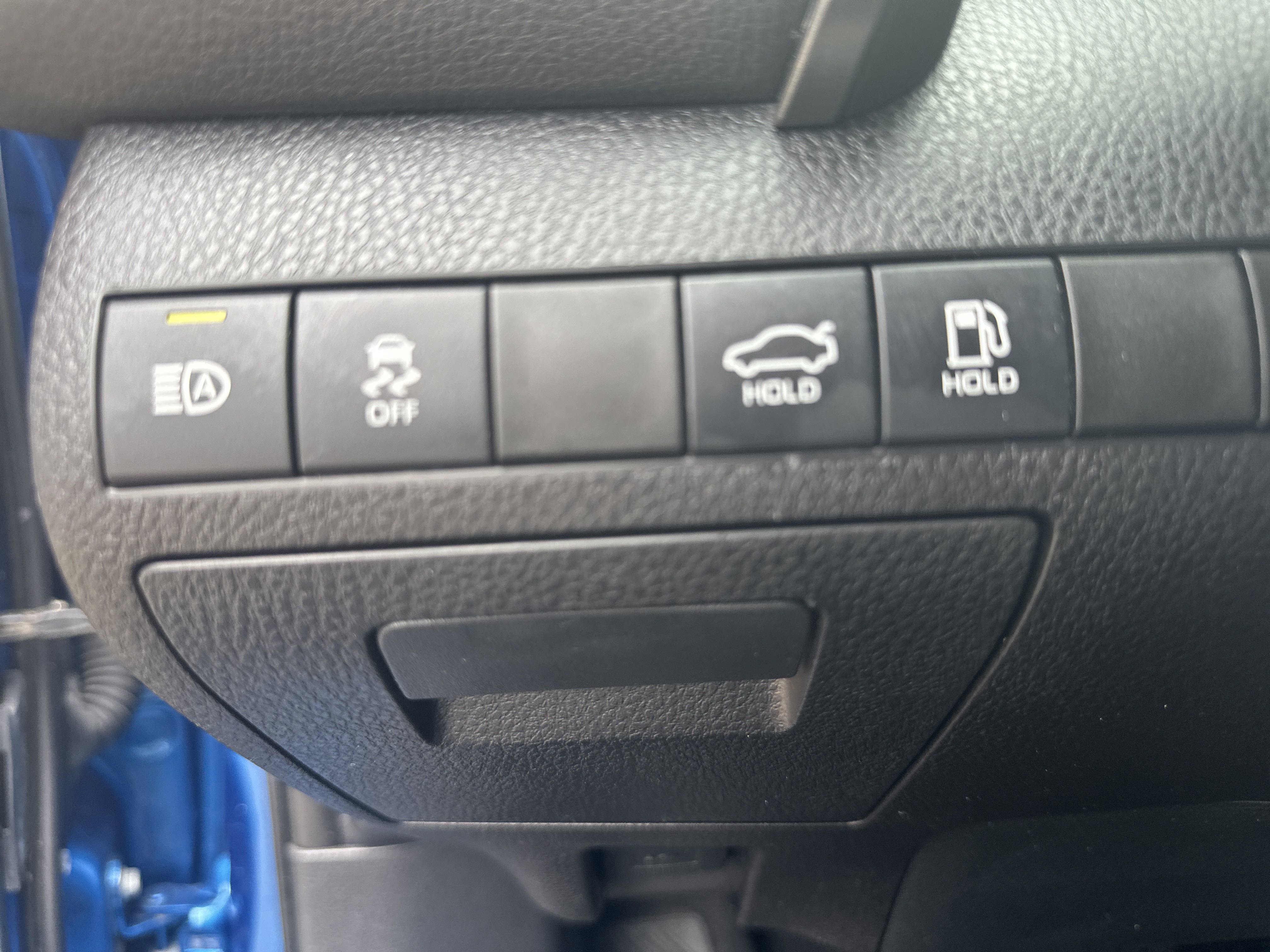 2020 Toyota Camry XSE photo 2