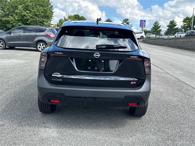 2025 Nissan Kicks SR photo 4