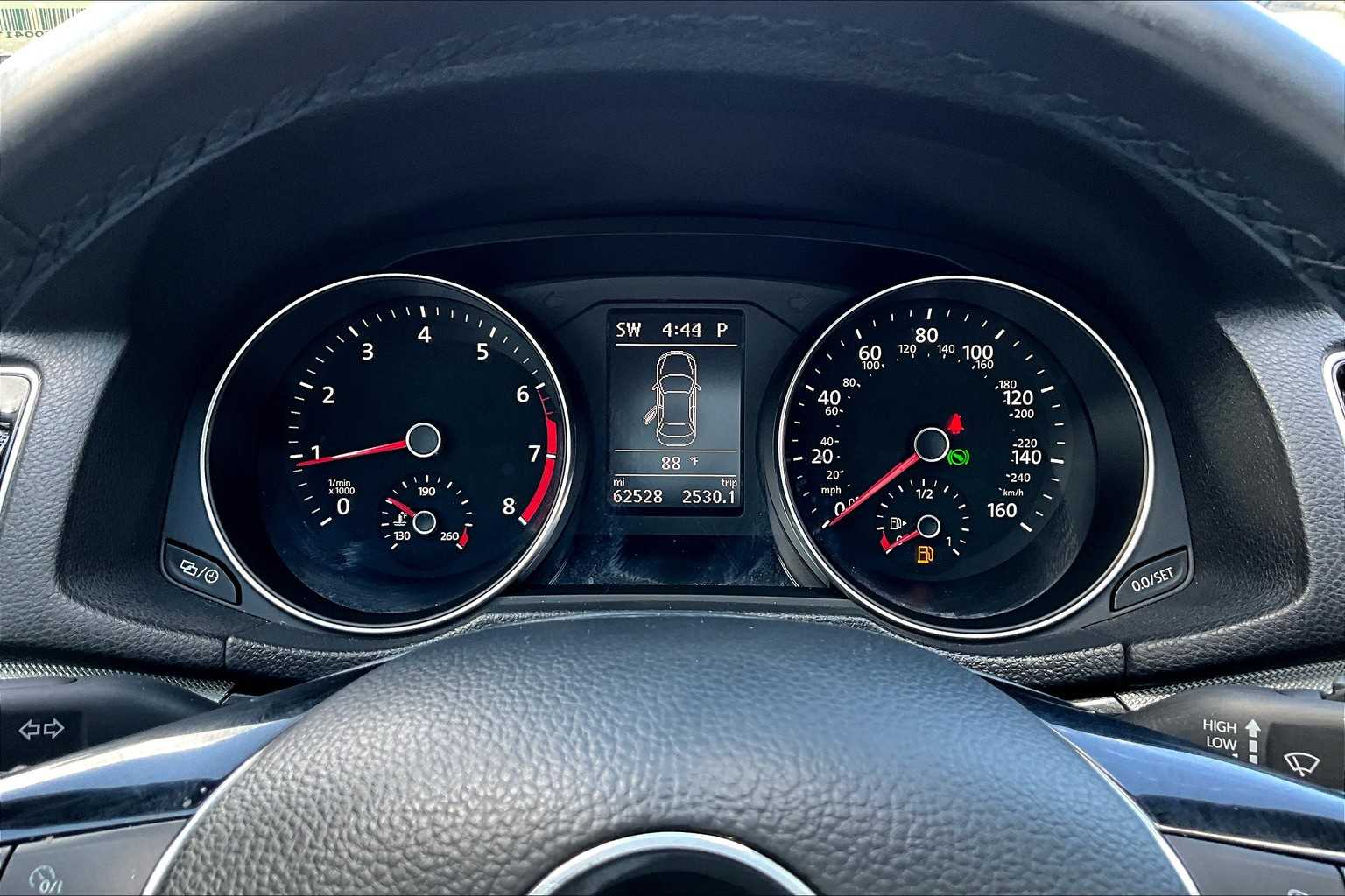 2018 Volkswagen Passat 2.0T SE photo 22