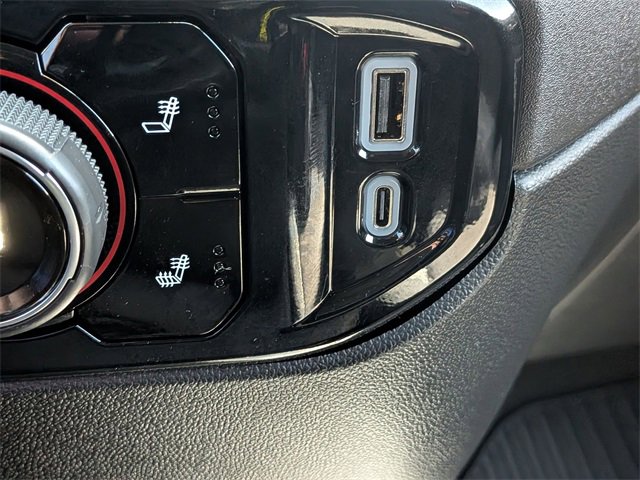 2025 Chevrolet Silverado 1500 LT photo 27