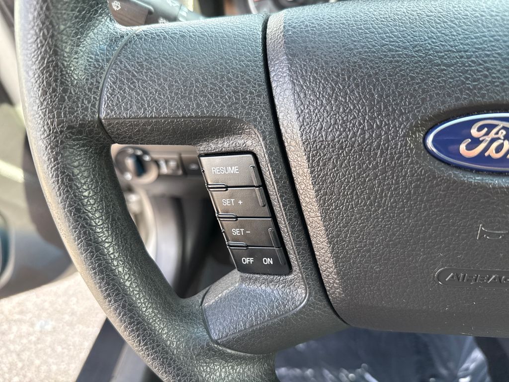 2009 Ford Fusion SE photo 11