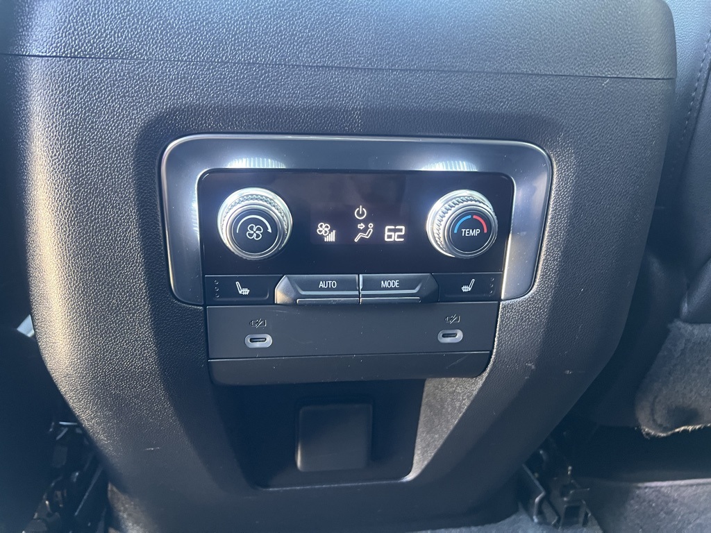 2022 Gmc Yukon XL SLT photo 34