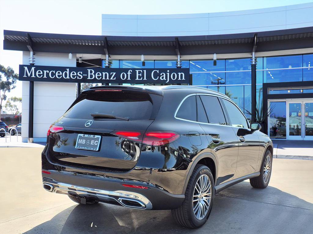 2026 Mercedes Benz GLC 300 photo 3