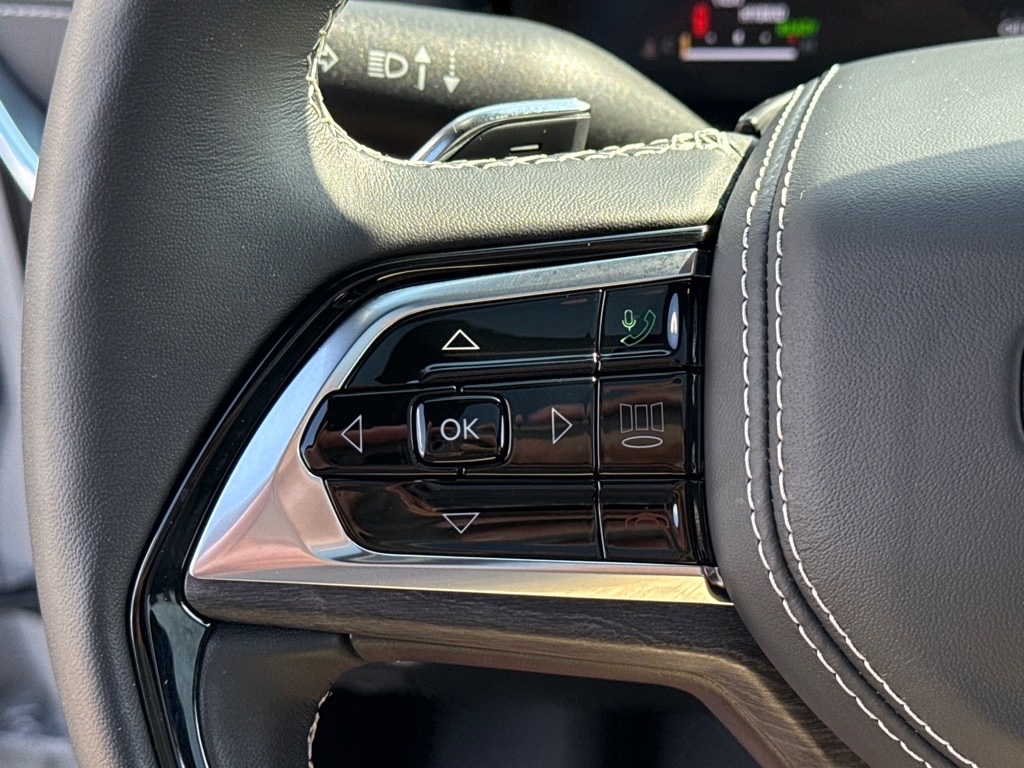 2024 Jeep Grand Cherokee Overland 4xe photo 15