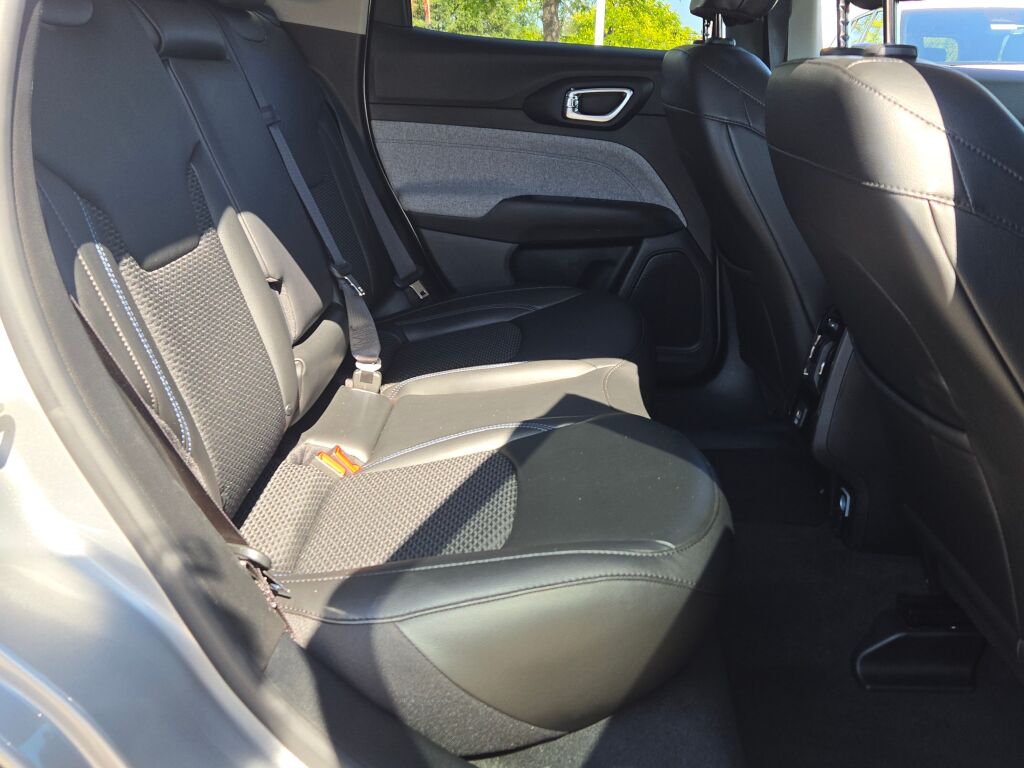 2022 Jeep Compass Latitude photo 6