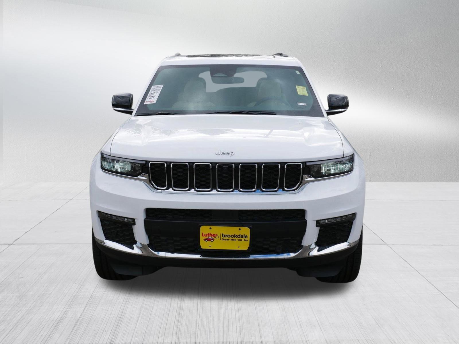 2025 Jeep Grand Cherokee Limited photo 2