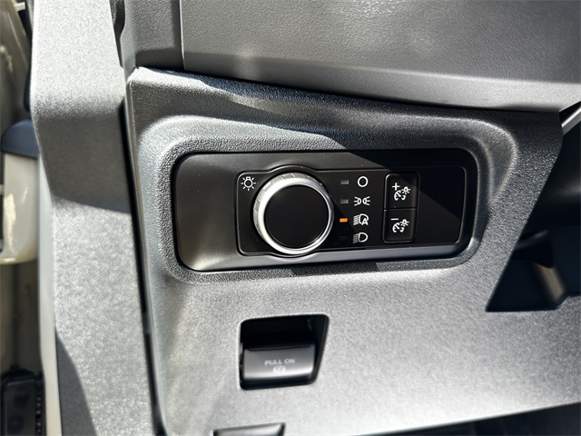 2025 Ford Bronco Base photo 17