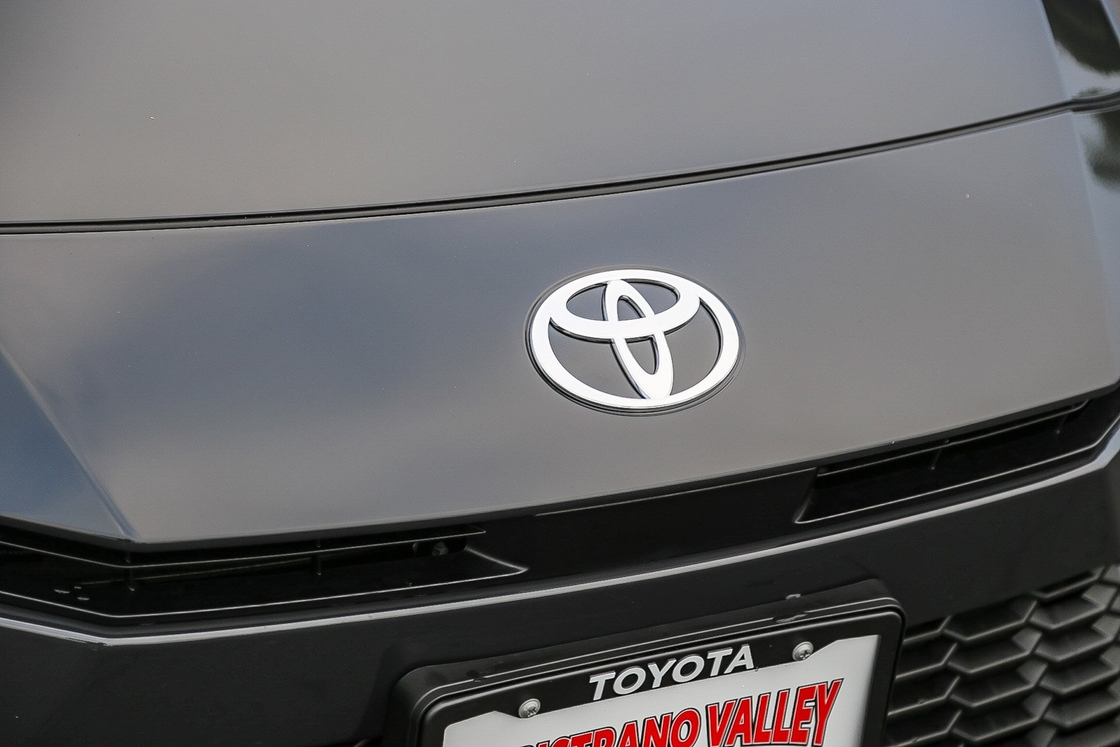 2026 Toyota Camry SE photo 4