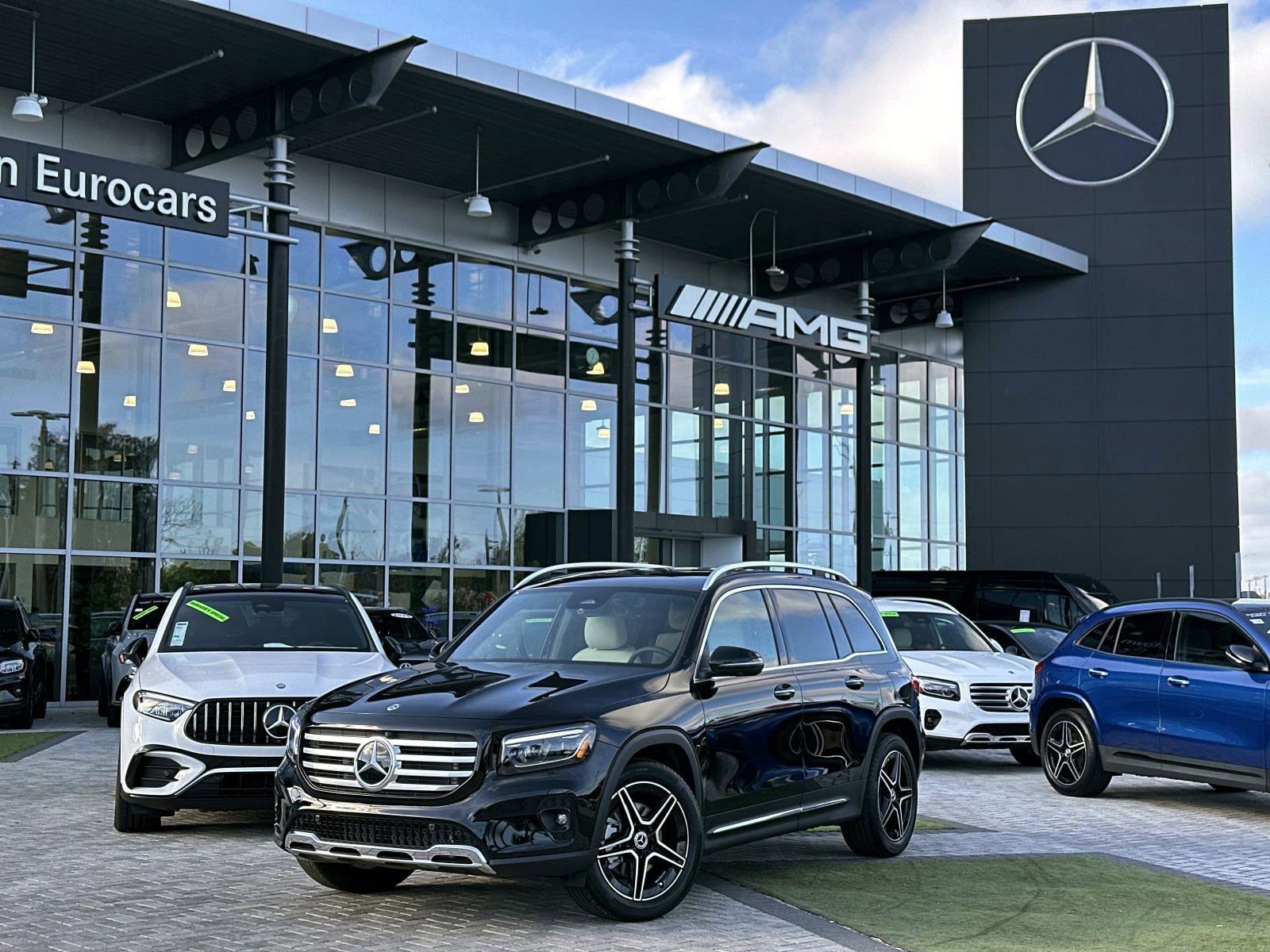 2026 Mercedes-Benz GLB GLB 250's photo