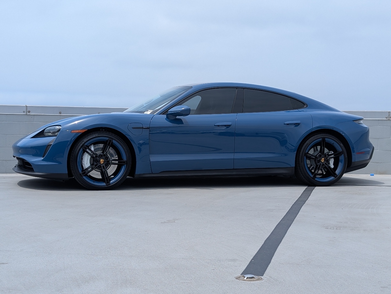 2021 Porsche Taycan 4S photo 2