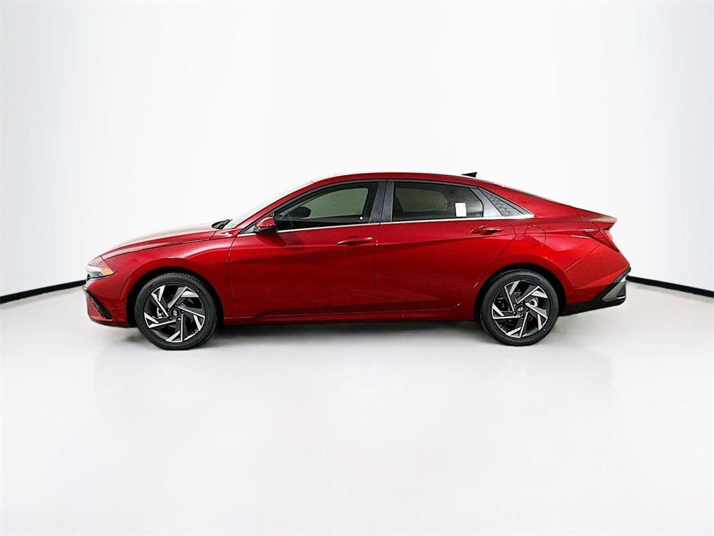 2025 Hyundai Elantra SEL Convenience photo 3