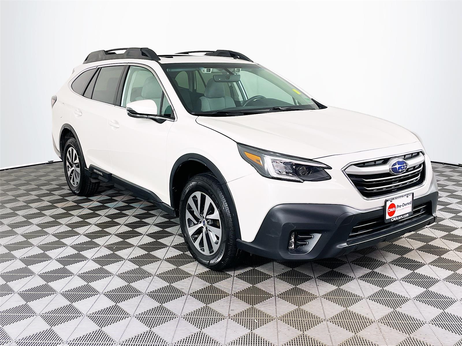 2020 Subaru Outback Premium's photo