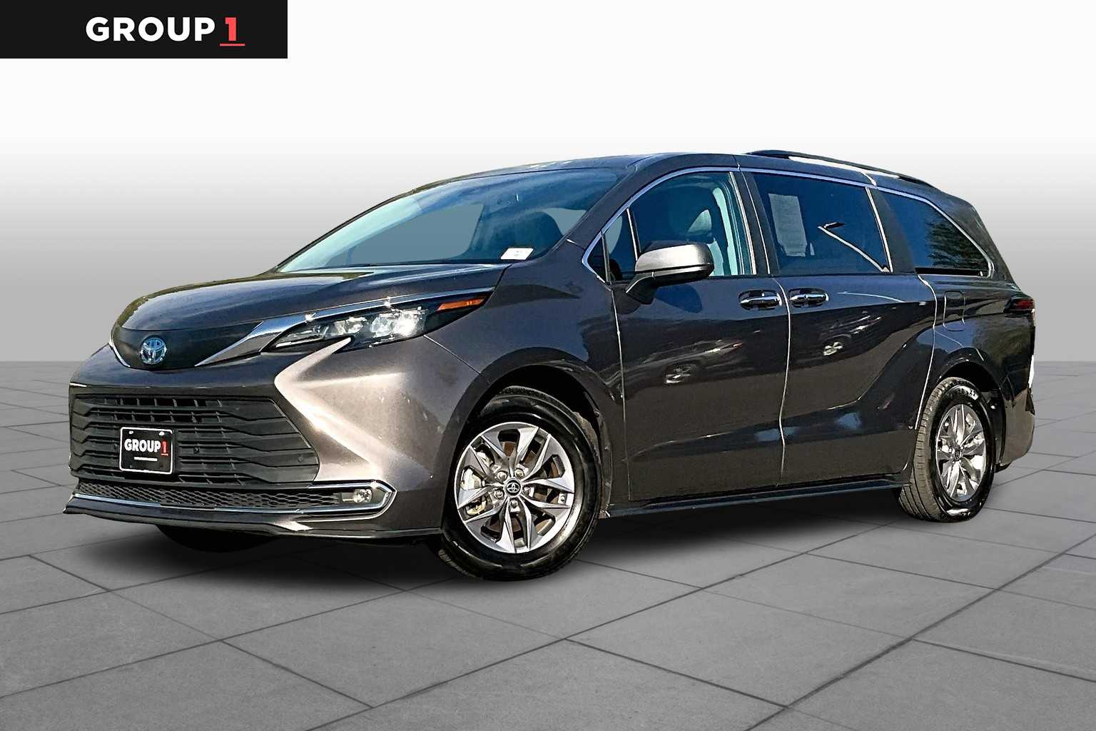 Pre-Owned 2024 Toyota Sienna XLE FWD 8-Passenger in Owings Mills