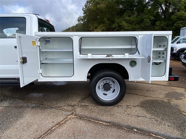 2026 Ford F-550 photo 3