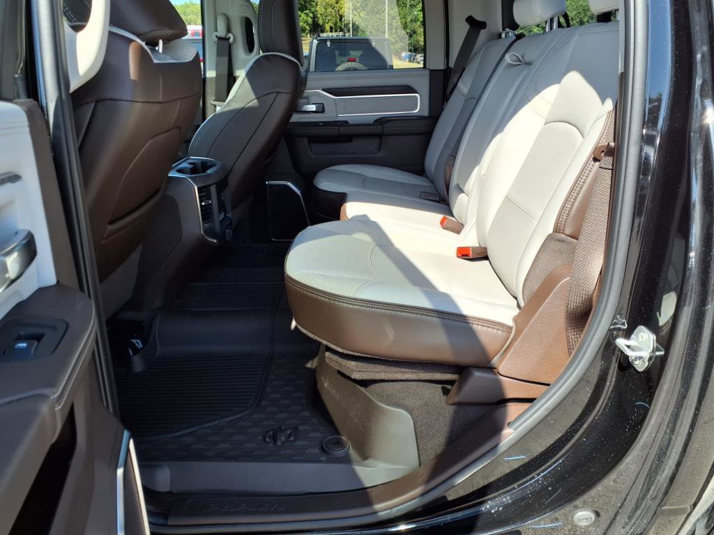 2025 Ram 3500 Laramie photo 16