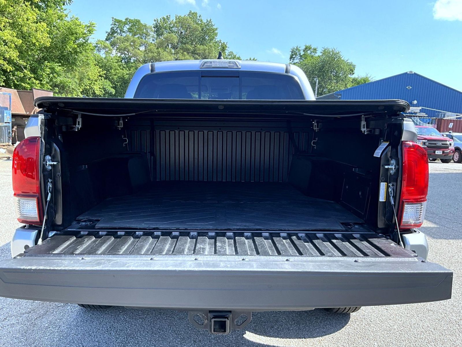 2023 Toyota Tacoma SR5 photo 21