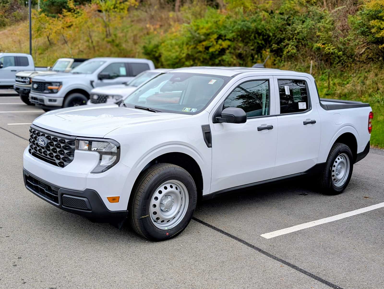 2025 Ford Maverick XL's photo