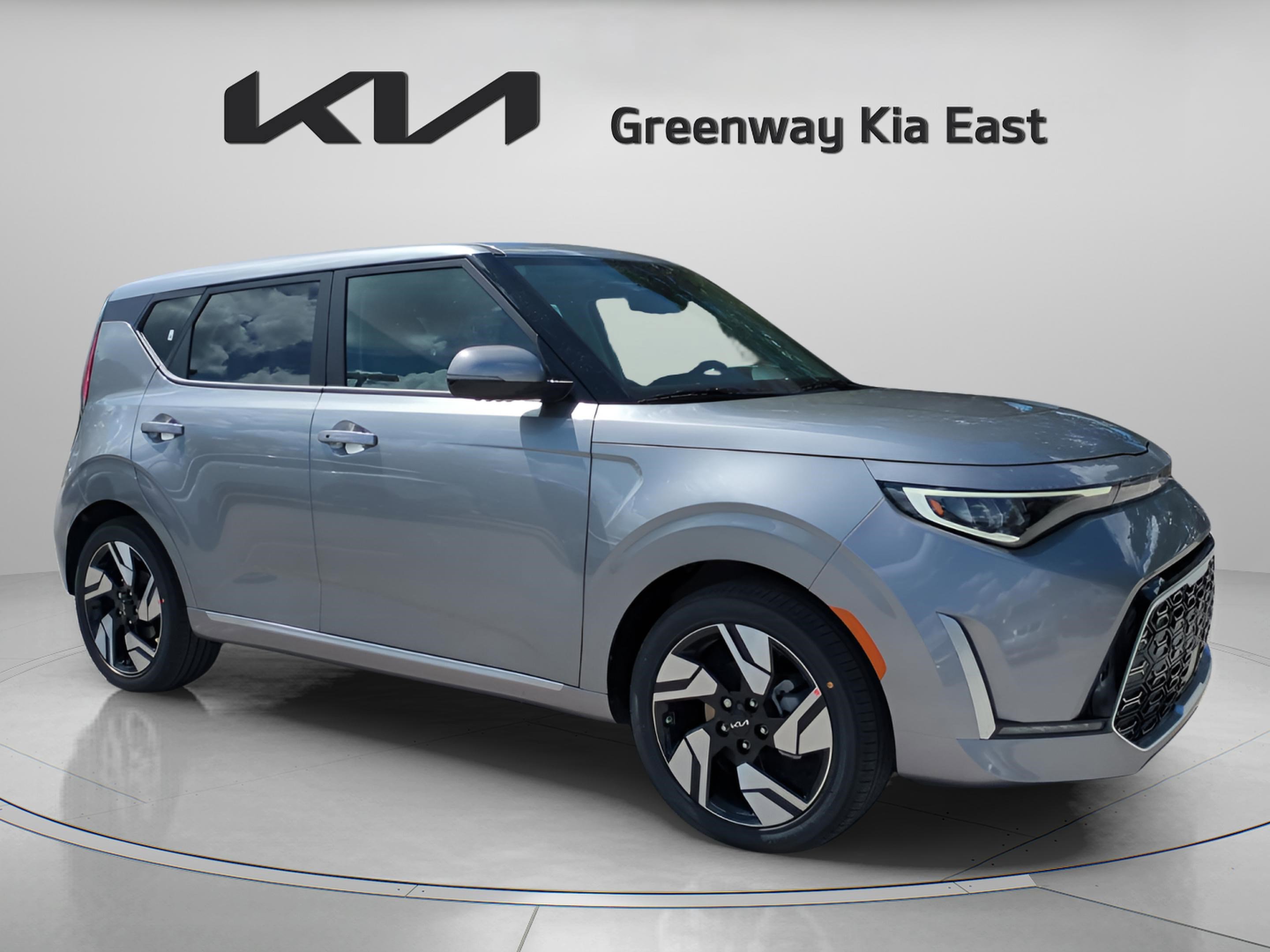 2025 Kia Soul GT-Line photo 2