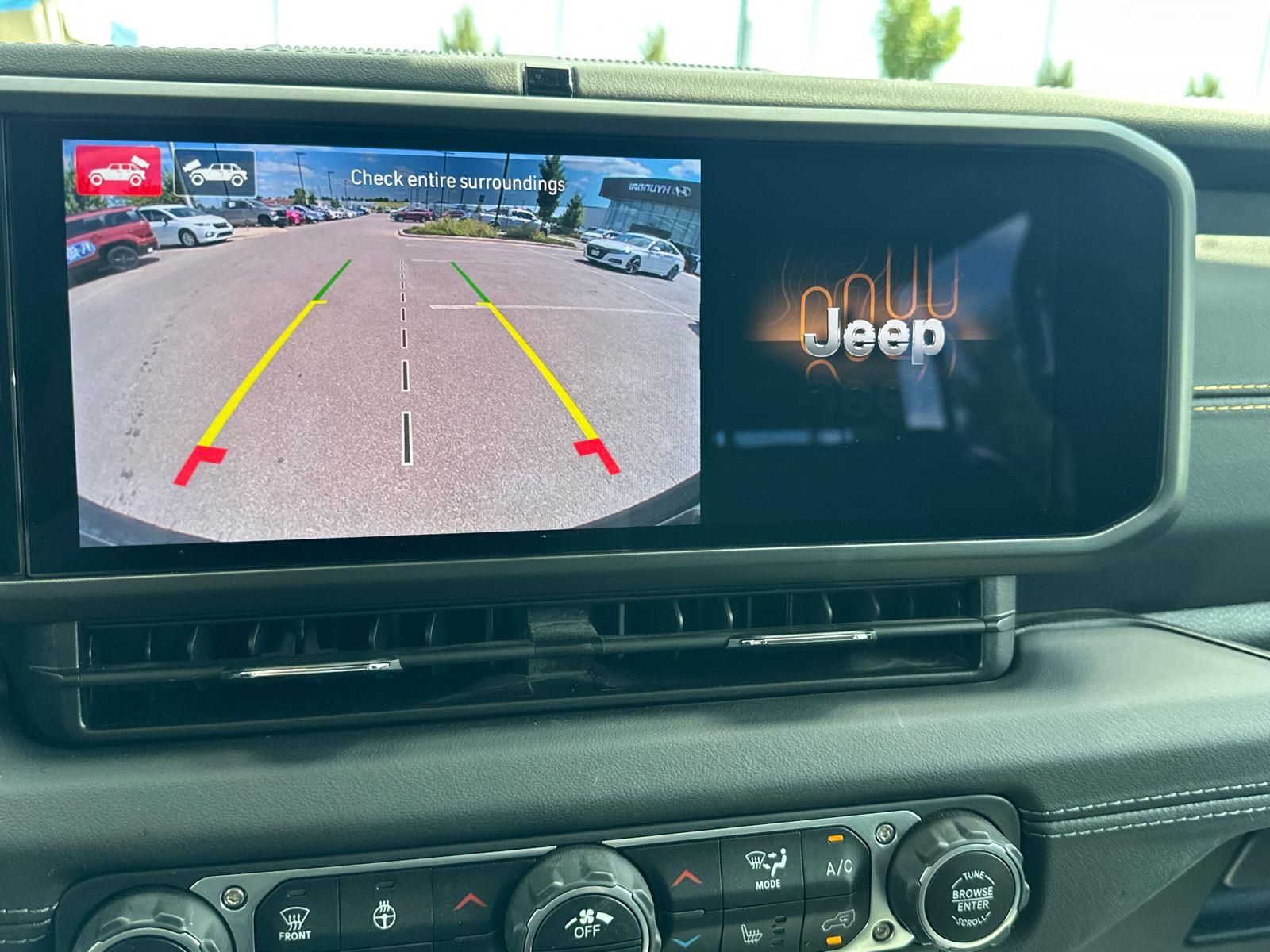 2025 Jeep Wrangler Sahara photo 19