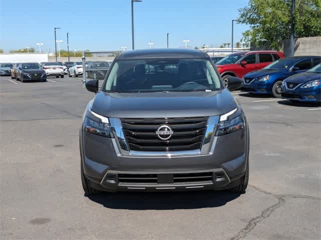 2024 Nissan Pathfinder S photo 3