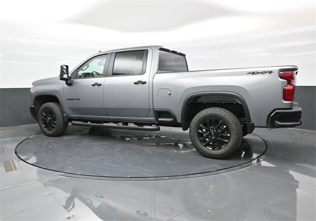 2025 Chevrolet Silverado 2500HD Custom photo 4
