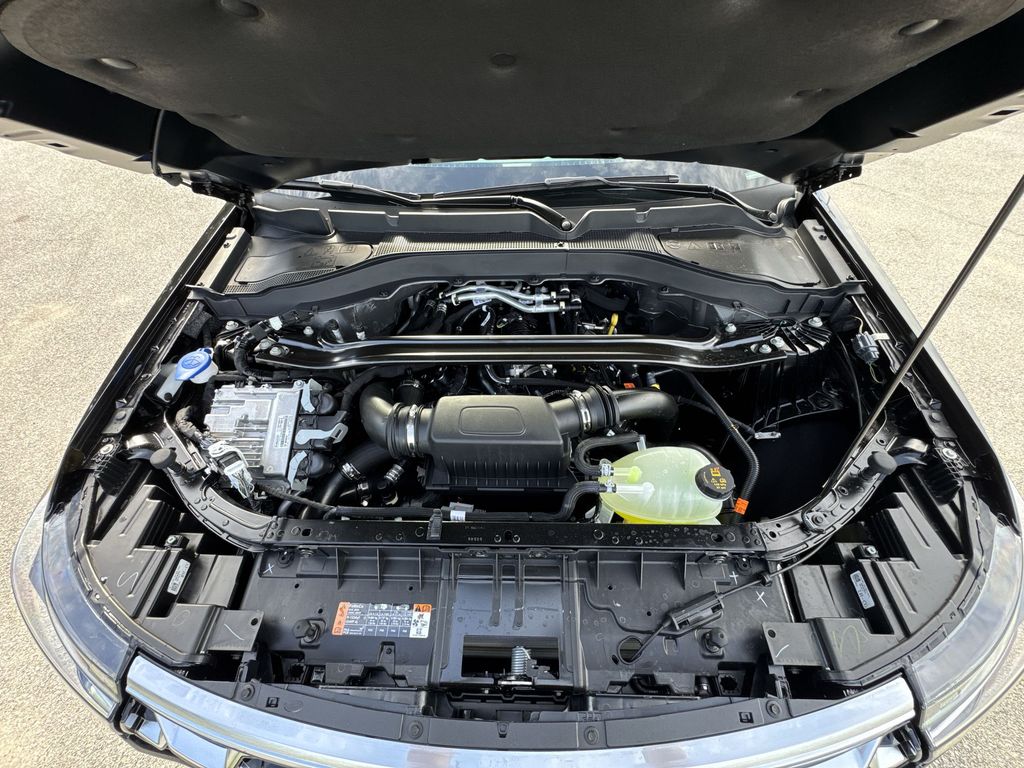 2025 Ford Explorer Platinum photo 17